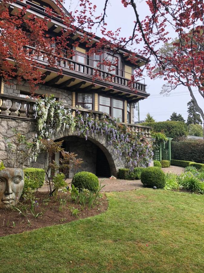 Prior Castle Inn Виктория Экстерьер фото