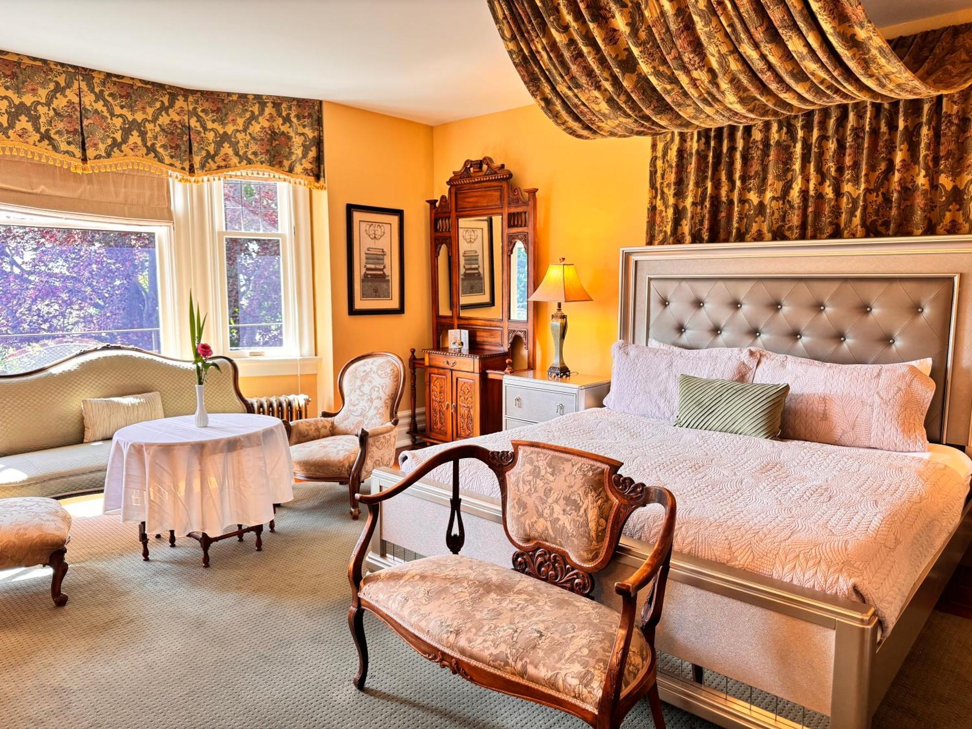 Prior Castle Inn Виктория Экстерьер фото